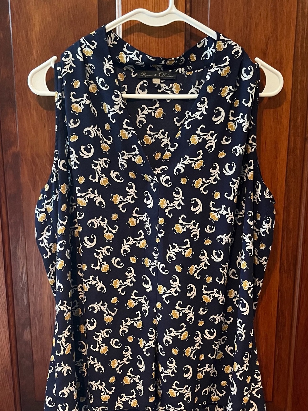 Rose & Olive Navy Sleeveless V-Neck Floral Button-Front Top